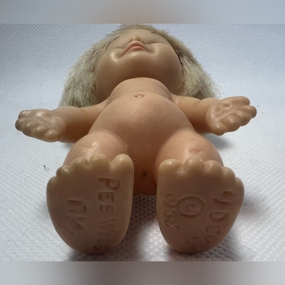 VINTAGE: Uneeda | Pee Wees doll/baby doll - Picture 3 of 16